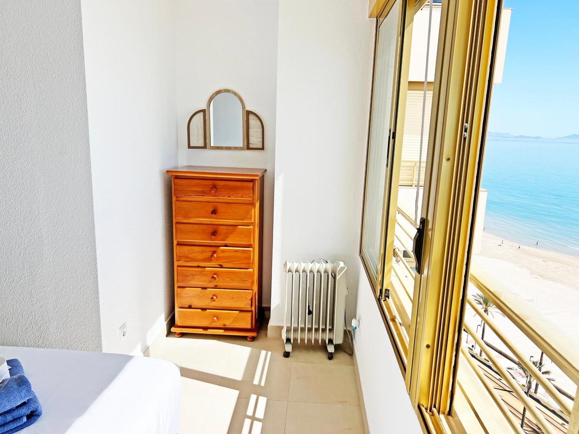 Oasis Frente Al Mar. Parking Gratis Apartman El Campello Kültér fotó