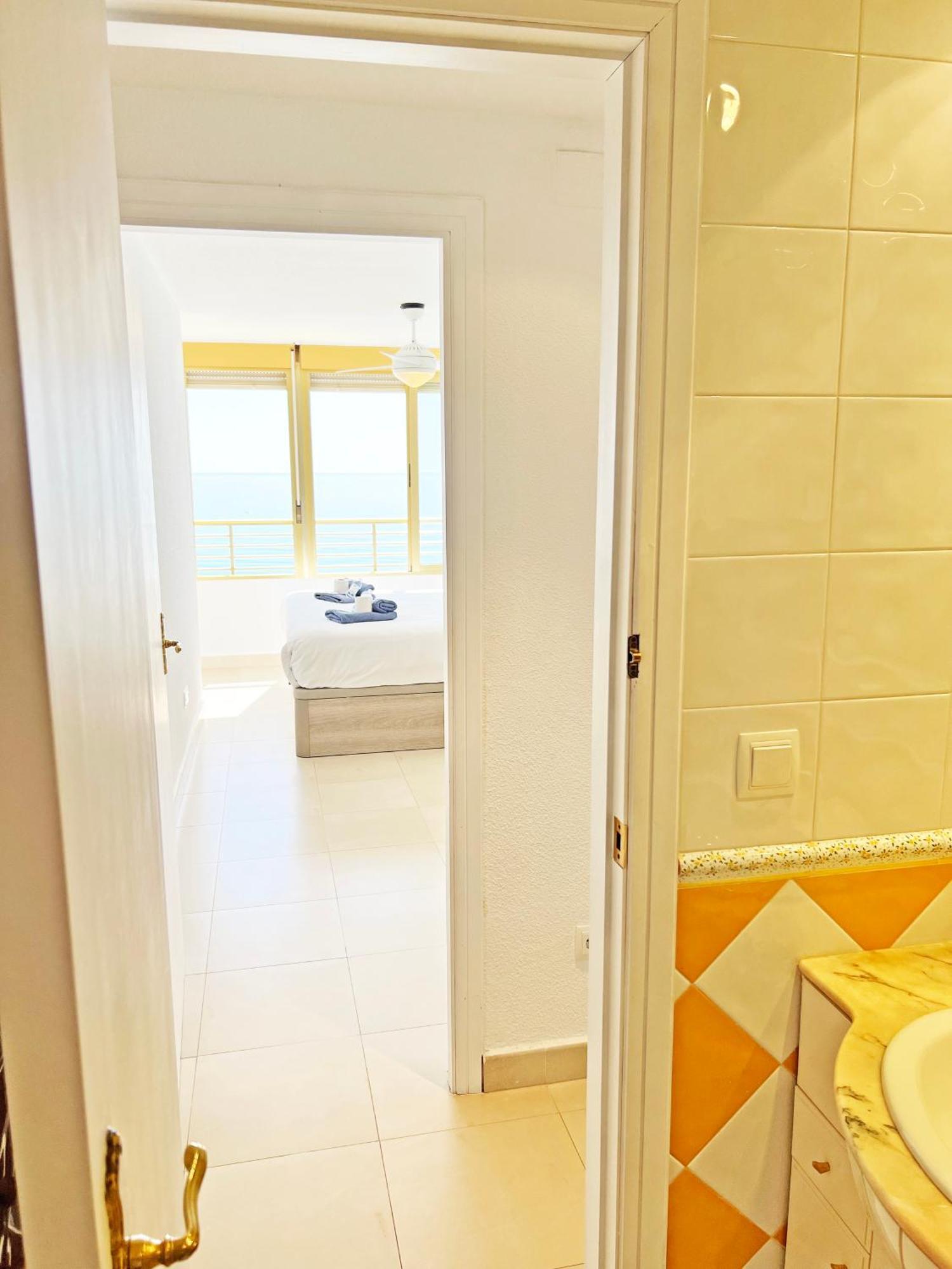 Oasis Frente Al Mar. Parking Gratis Apartman El Campello Kültér fotó