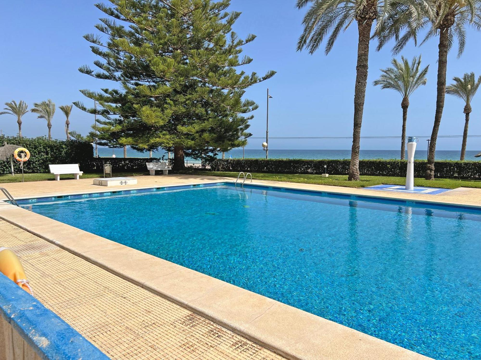 Oasis Frente Al Mar. Parking Gratis Apartman El Campello Kültér fotó